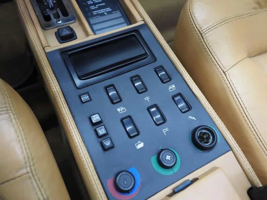 Ferrari Mondial Cabrio 3.0 Quattrovalvole | 1984 | Leder 01/1984-photo-40