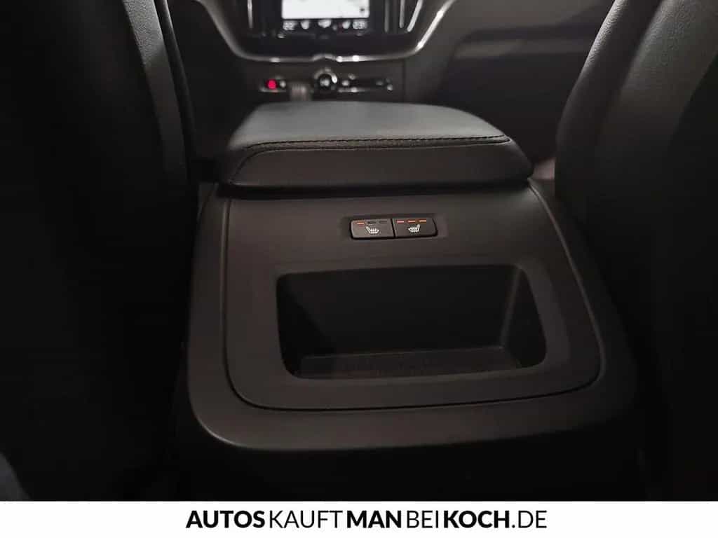 Volvo XC60 B5B Momentum Pro IntelliSPro STDHz AHK VLED 03/2021-photo-30