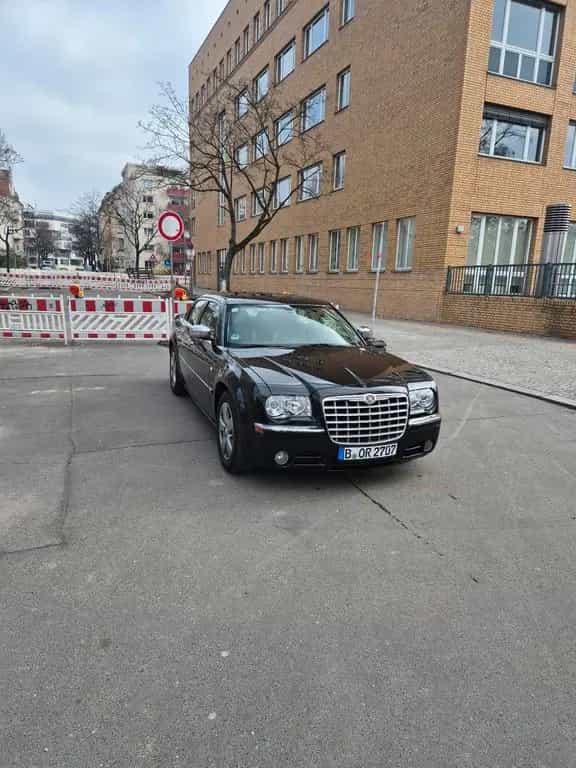 Chrysler 300C 12/2006-photo-1