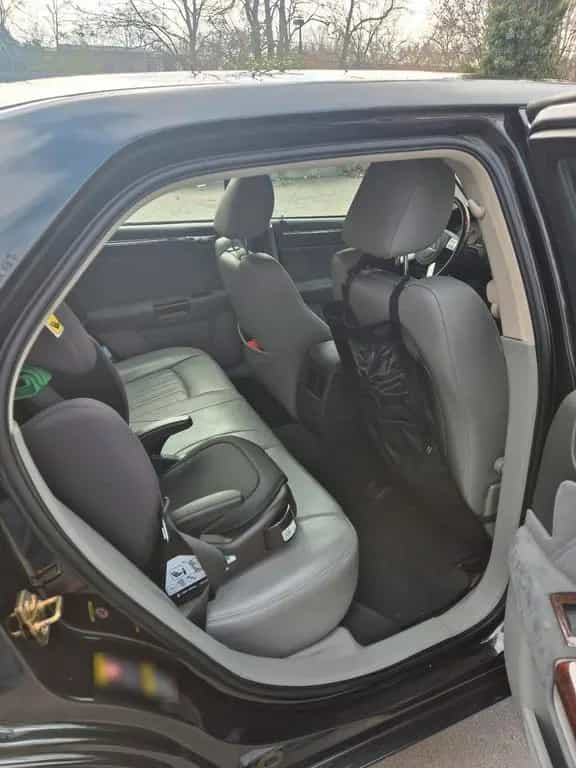Chrysler 300C 12/2006-photo-11