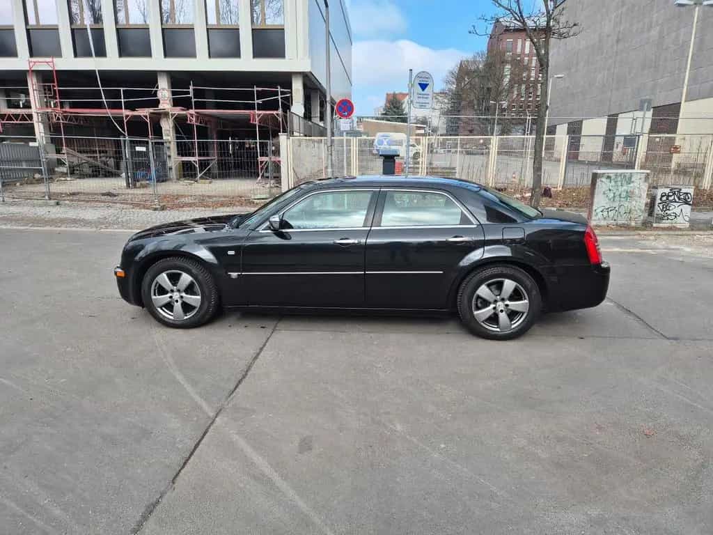 Chrysler 300C 12/2006-photo-2