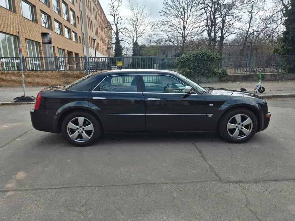 Chrysler 300C 12/2006-photo-3