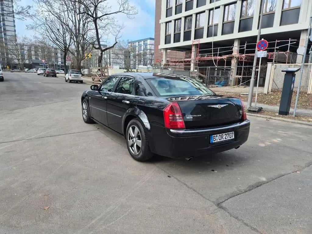 Chrysler 300C 12/2006-photo-8