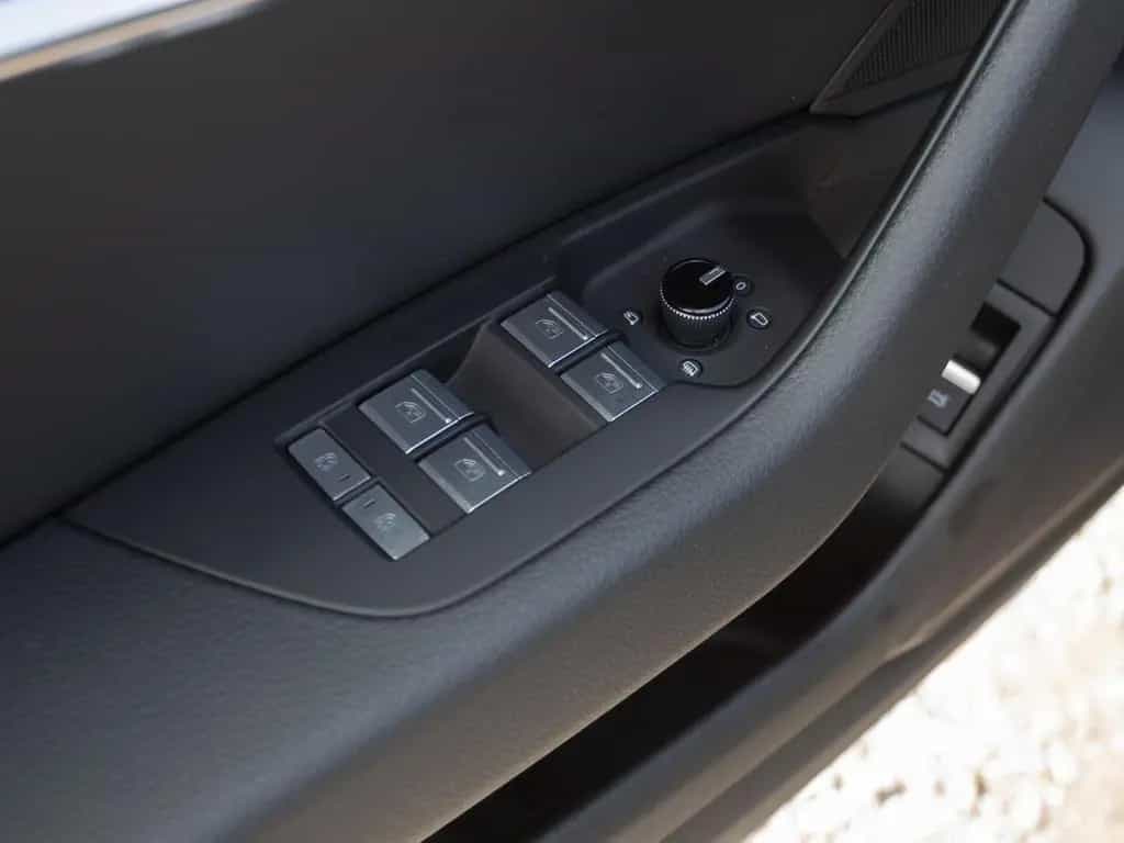 Audi A6 Avant Sport 50TDI qu Navi LED HuD Panorama AC 11/2021-photo-13