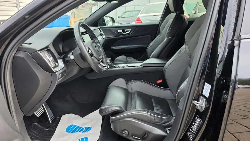 Volvo V60 Kombi R Design*Navi*RFK*19"*4xSHZ*Keyless* 12/2019-photo-13