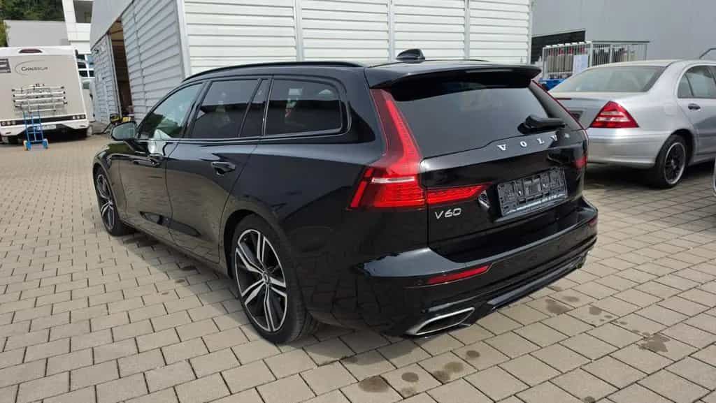 Volvo V60 Kombi R Design*Navi*RFK*19"*4xSHZ*Keyless* 12/2019-photo-4