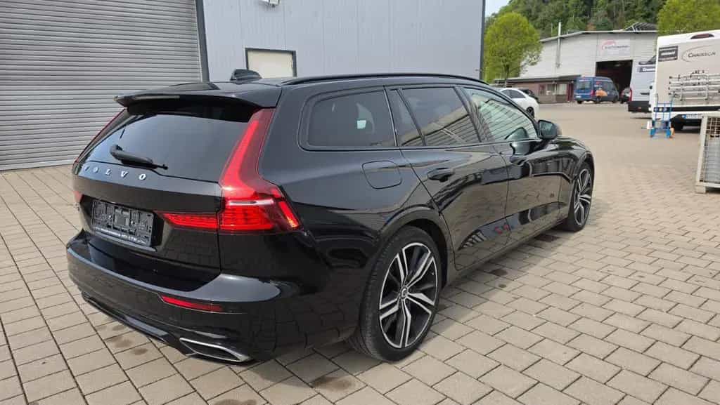 Volvo V60 Kombi R Design*Navi*RFK*19"*4xSHZ*Keyless* 12/2019-photo-8