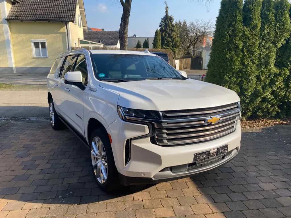 Chevrolet Suburban High Country 6,2l deutsche Ez/ 1. Hand 12/2021-photo-1