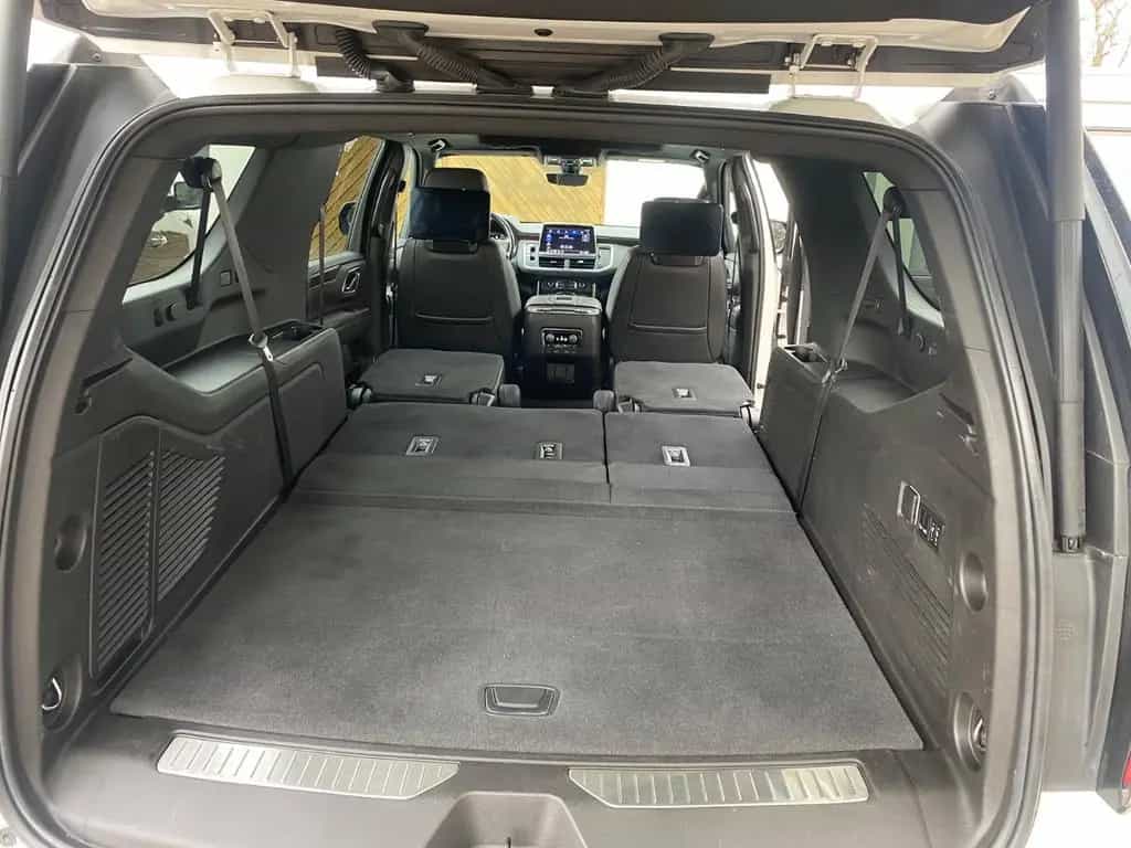 Chevrolet Suburban High Country 6,2l deutsche Ez/ 1. Hand 12/2021-photo-23