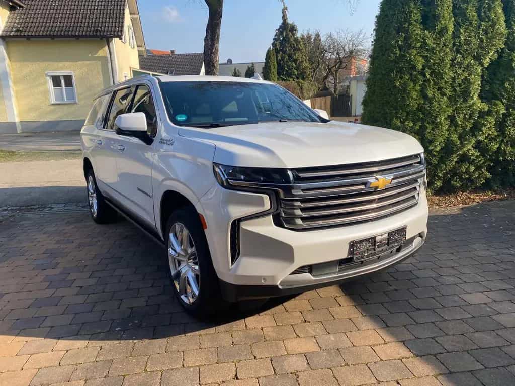 Chevrolet Suburban High Country 6,2l deutsche Ez/ 1. Hand 12/2021-photo-3