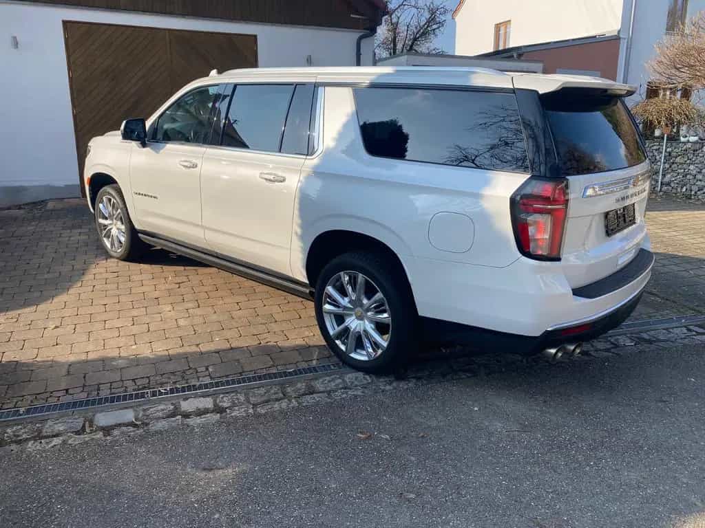 Chevrolet Suburban High Country 6,2l deutsche Ez/ 1. Hand 12/2021-photo-7