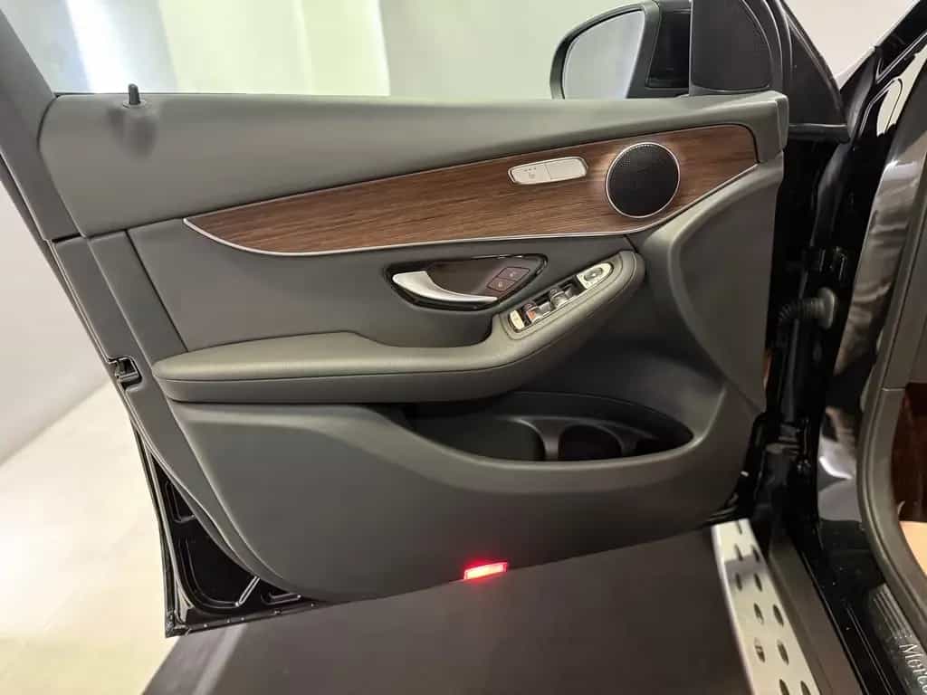 Mercedes-Benz GLC 220 d 9G 4M *PANO*LED*SHZ*CARPLAY*1.HAND* 02/2020-photo-10