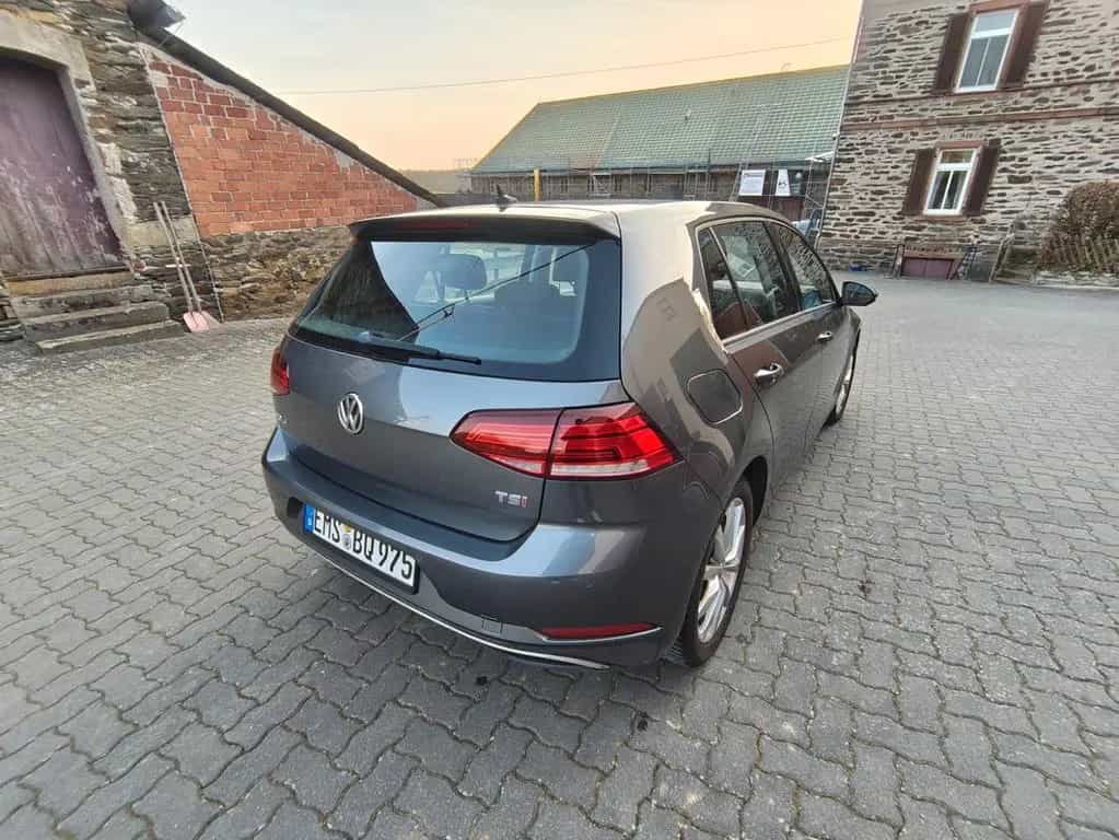 Volkswagen VW Golf 1.4 TSI 125 PS - 1. Hand, unfallfrei 10/2017-photo-2