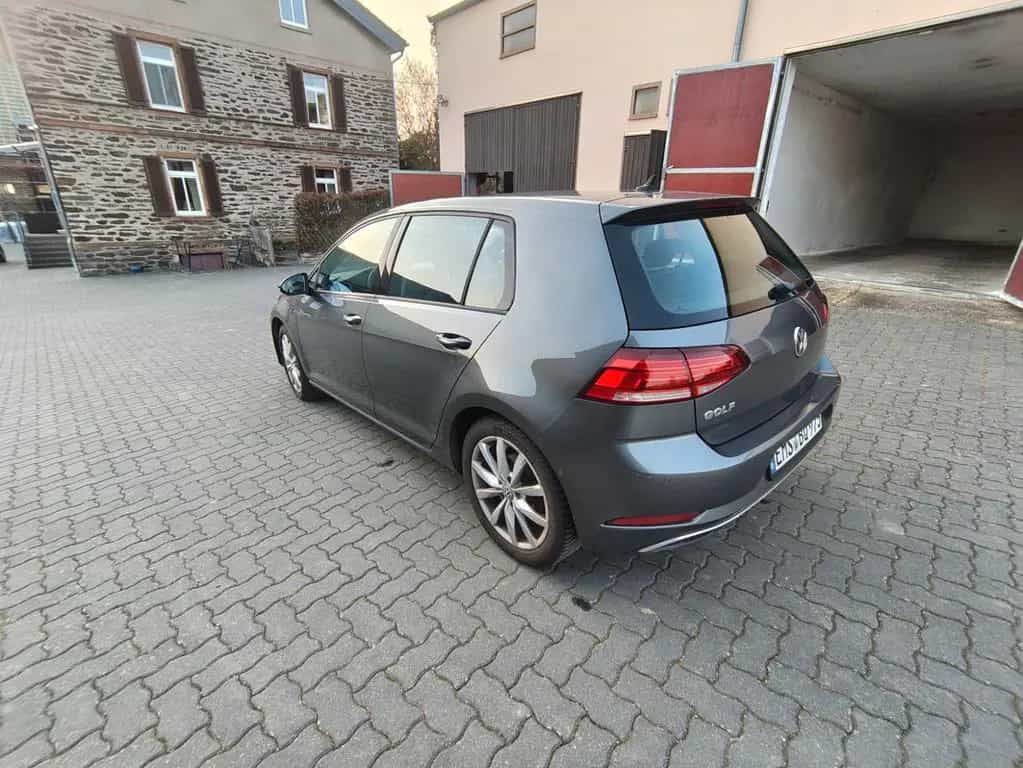 Volkswagen VW Golf 1.4 TSI 125 PS - 1. Hand, unfallfrei 10/2017-photo-3
