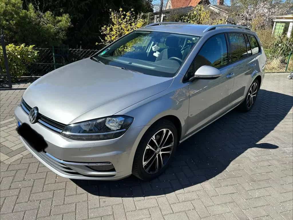 Volkswagen Golf 1.5 TSI ACT Sound Variant Sound 10/2017-photo-0