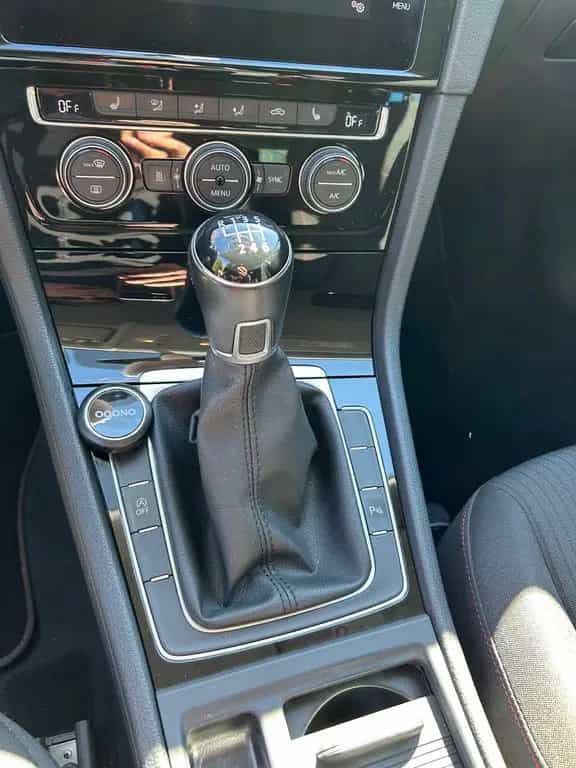 Volkswagen Golf 1.5 TSI ACT Sound Variant Sound 10/2017-photo-12