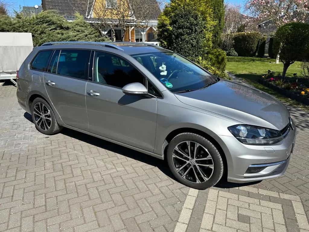 Volkswagen Golf 1.5 TSI ACT Sound Variant Sound 10/2017-photo-3