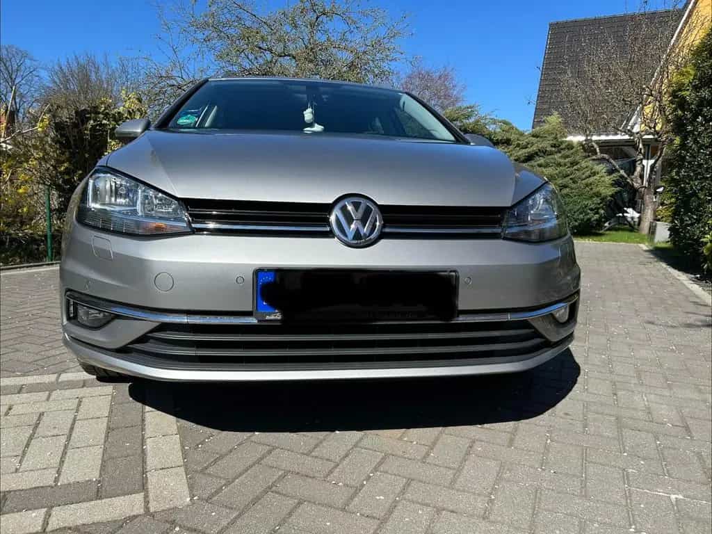 Volkswagen Golf 1.5 TSI ACT Sound Variant Sound 10/2017-photo-5