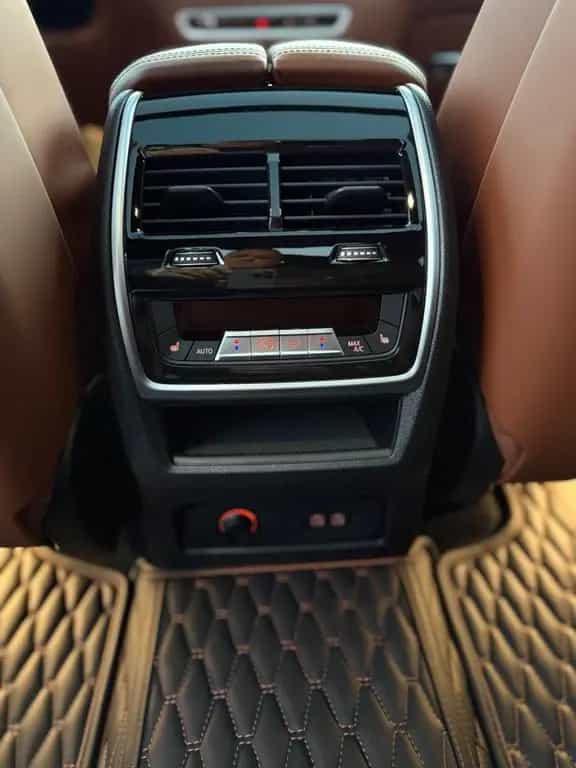 ALPINA XB7 4.4 Allrad - B&W 7Sitzer Standheizung AHK 07/2024-photo-14