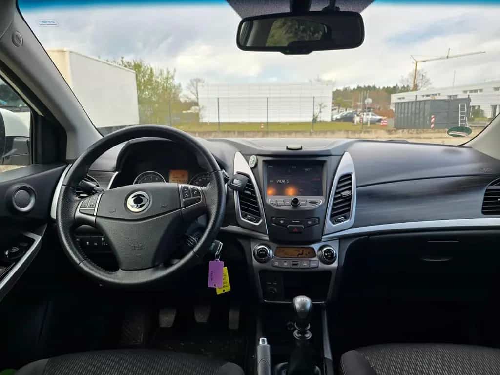 Ssangyong Korando 2.0 e-XGi 200 Crystal 2WD 01/2017-photo-10