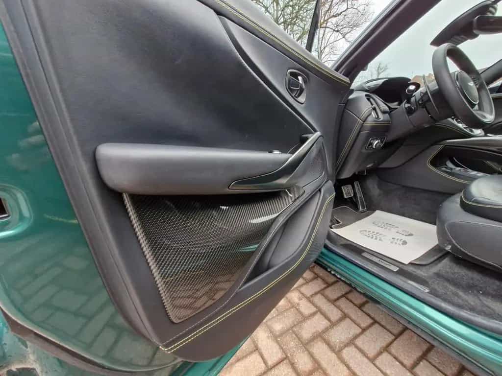 Aston Martin DBX707 1.Hand 8-Fach Carbon Panorama 10/2023-photo-10