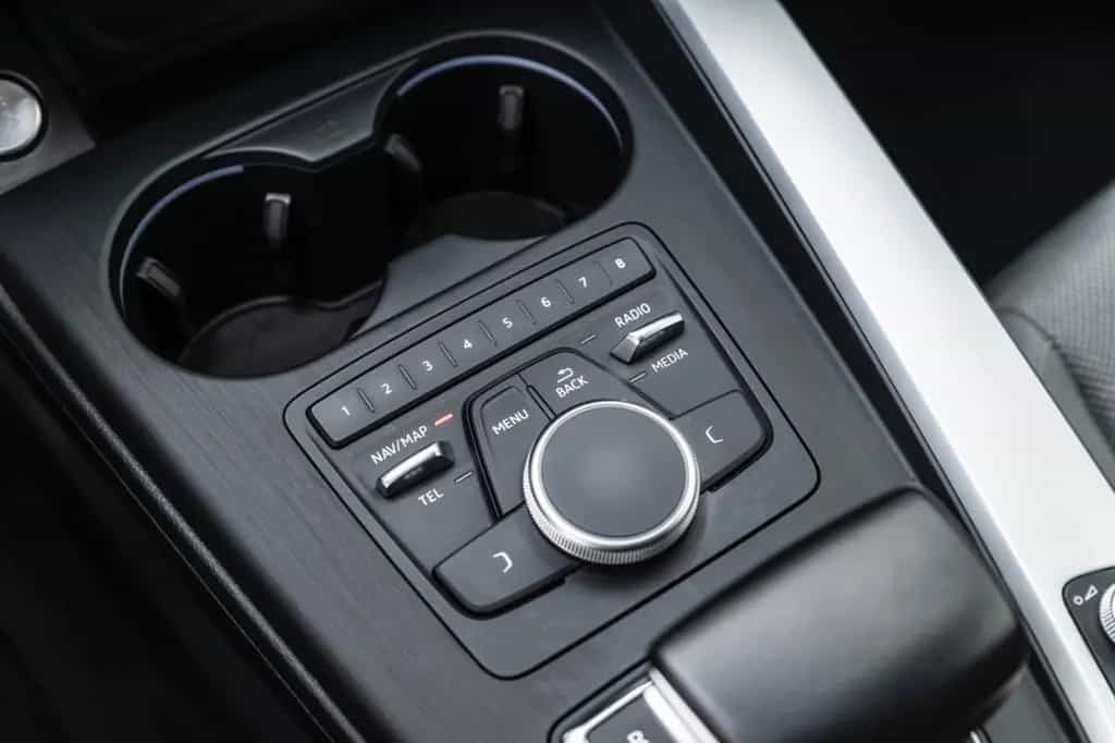 Audi A4 2.0 TDI Lim. quattro 4x4*Scheckheft 09/2016-photo-29