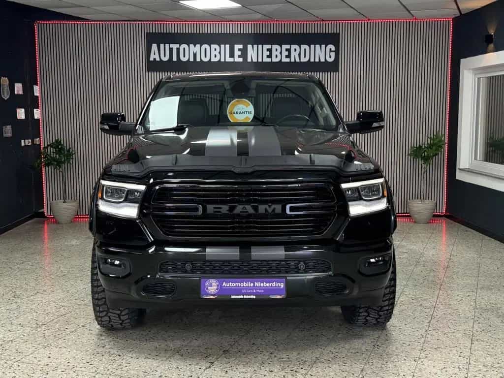 Dodge RAM 5.7 V8 HEMI 4X4 Laramie / CrewCab / Offroad 09/2020-photo-1
