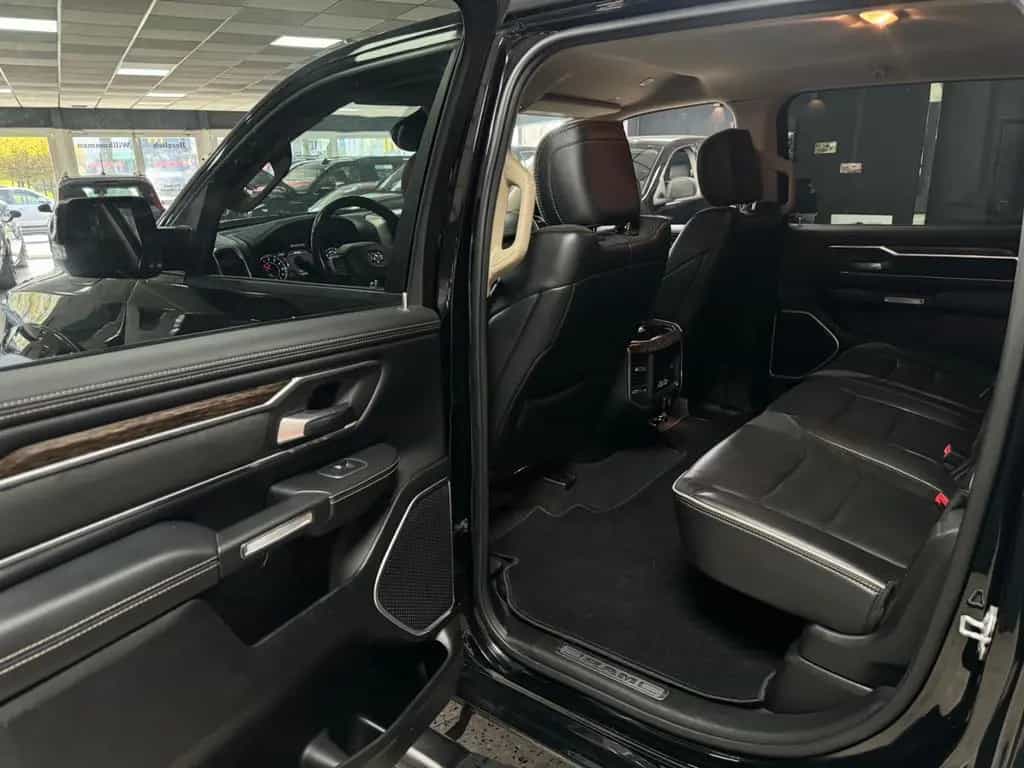 Dodge RAM 5.7 V8 HEMI 4X4 Laramie / CrewCab / Offroad 09/2020-photo-17