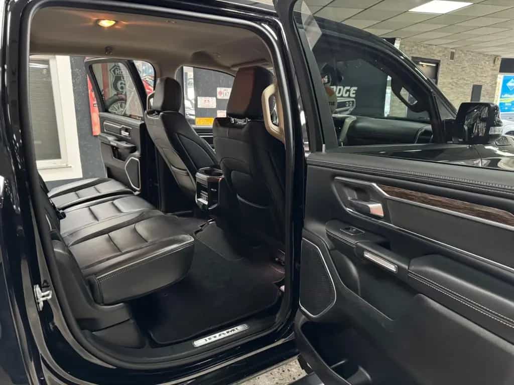 Dodge RAM 5.7 V8 HEMI 4X4 Laramie / CrewCab / Offroad 09/2020-photo-21