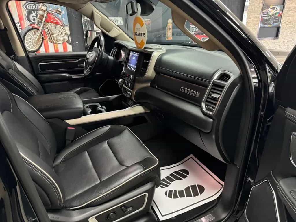Dodge RAM 5.7 V8 HEMI 4X4 Laramie / CrewCab / Offroad 09/2020-photo-24