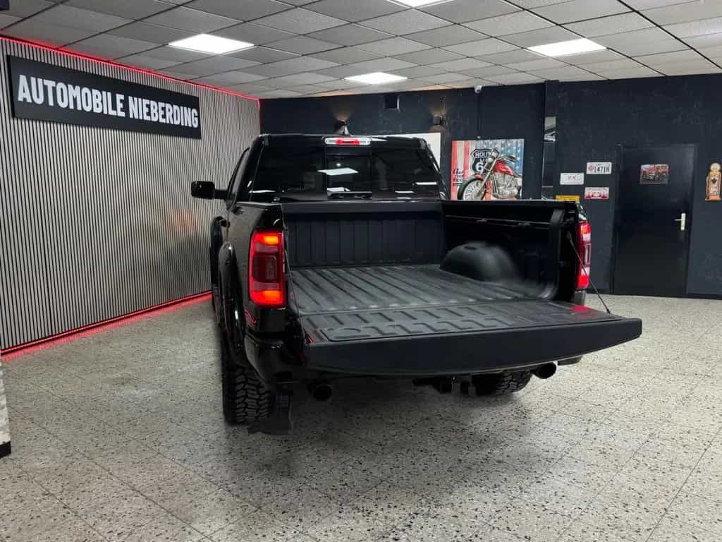 Dodge RAM 5.7 V8 HEMI 4X4 Laramie / CrewCab / Offroad 09/2020-photo-9