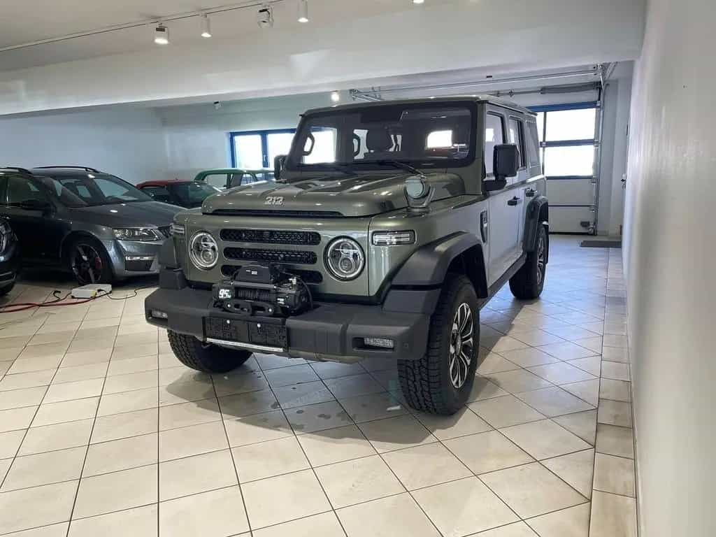 BAW 212 2.0 Diesel 4x4 AT null-photo-2
