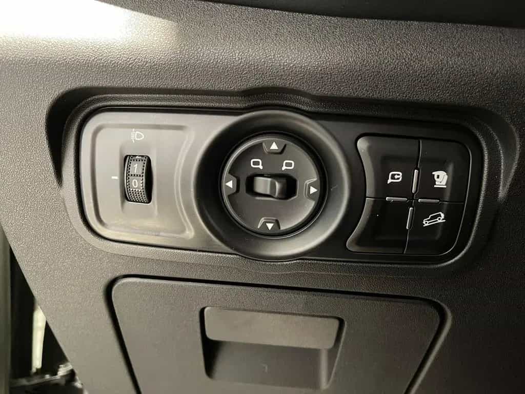 BAW 212 2.0 Diesel 4x4 AT null-photo-23