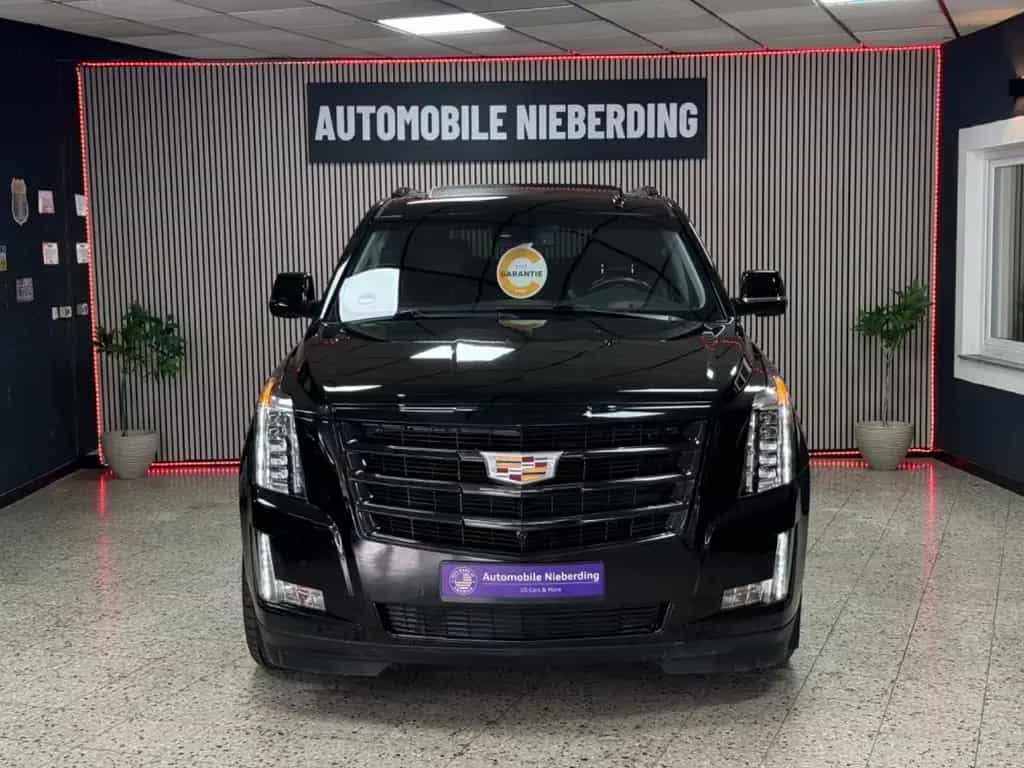 Cadillac Escalade 6.2 Platinum / HUD / 360° / 7Sitzer/LPG 07/2015-photo-1