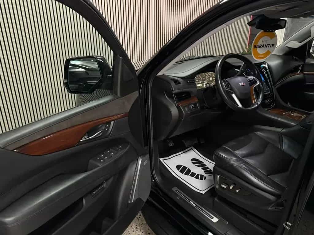 Cadillac Escalade 6.2 Platinum / HUD / 360° / 7Sitzer/LPG 07/2015-photo-13