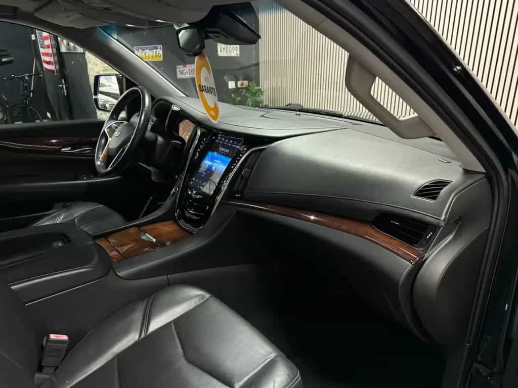 Cadillac Escalade 6.2 Platinum / HUD / 360° / 7Sitzer/LPG 07/2015-photo-17