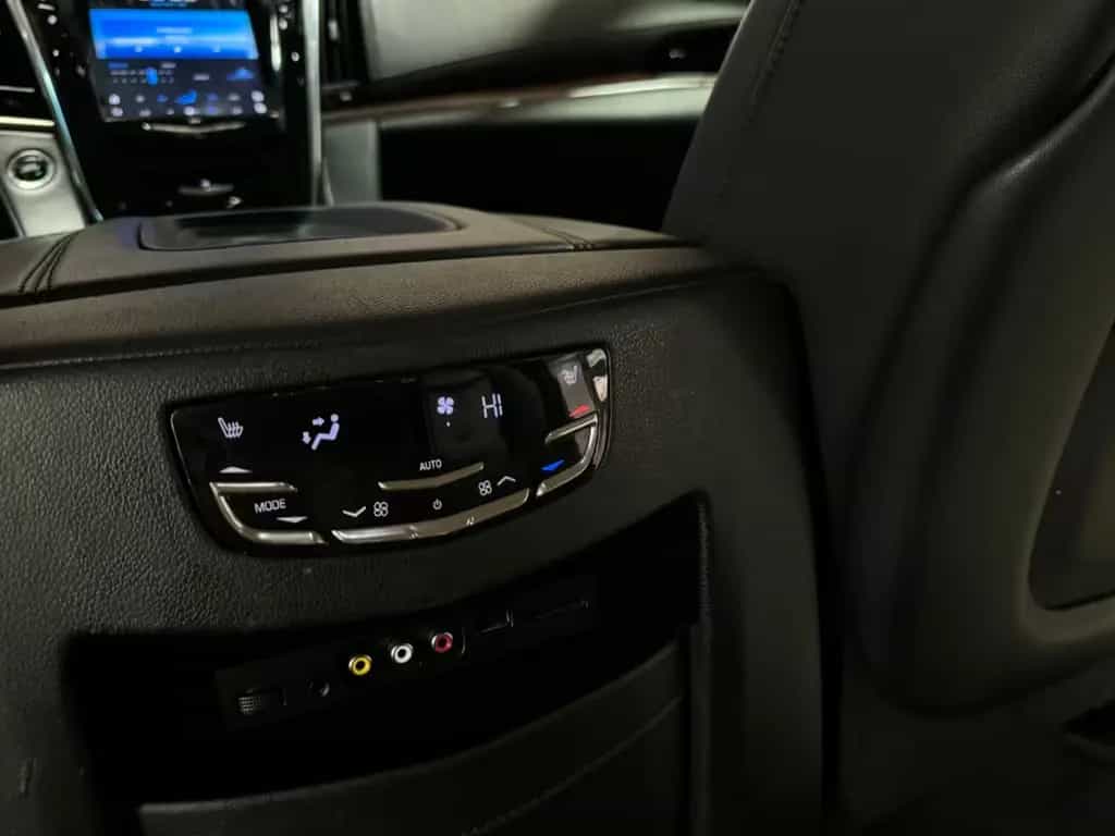 Cadillac Escalade 6.2 Platinum / HUD / 360° / 7Sitzer/LPG 07/2015-photo-33