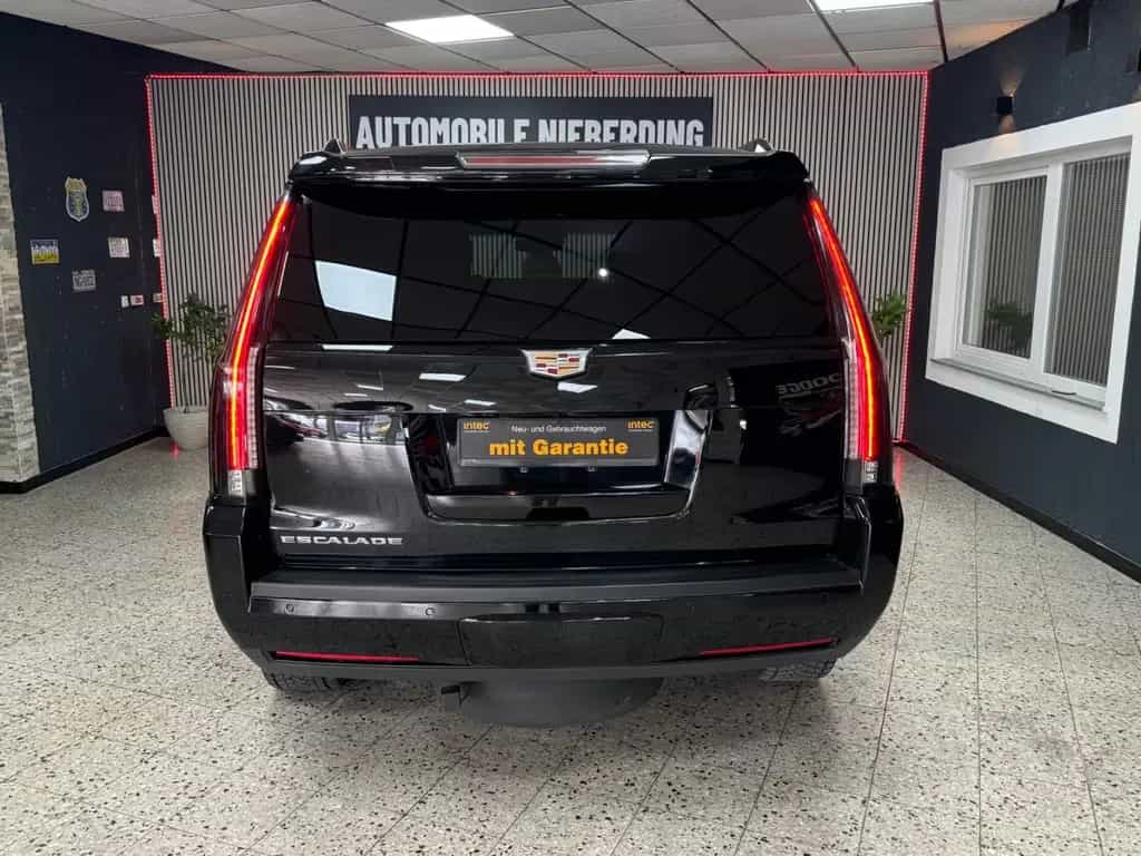 Cadillac Escalade 6.2 Platinum / HUD / 360° / 7Sitzer/LPG 07/2015-photo-8