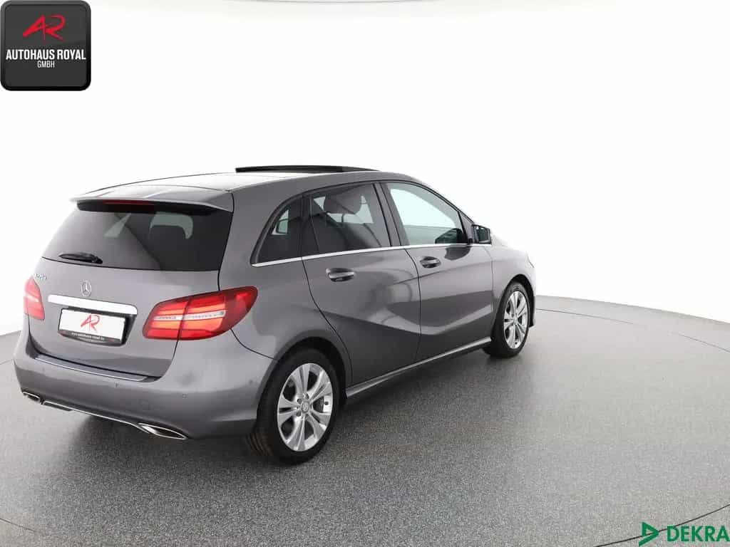 Mercedes-Benz B-Class 220 d URBAN PANO,AKT.PARKASSIST,KAMERA,AHK,LED 06/2018-photo-4