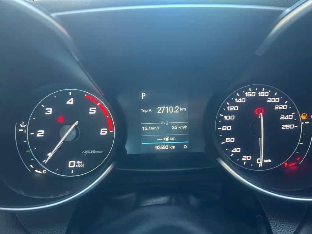 Alfa Romeo Giulia ROMEO - Giulia - 2.2 Turbodiesel 150 CV AT8 12/2017-photo-14
