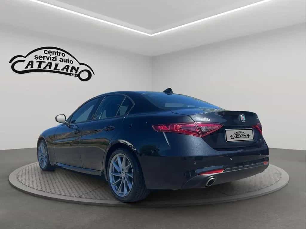 Alfa Romeo Giulia ROMEO - Giulia - 2.2 Turbodiesel 150 CV AT8 12/2017-photo-2