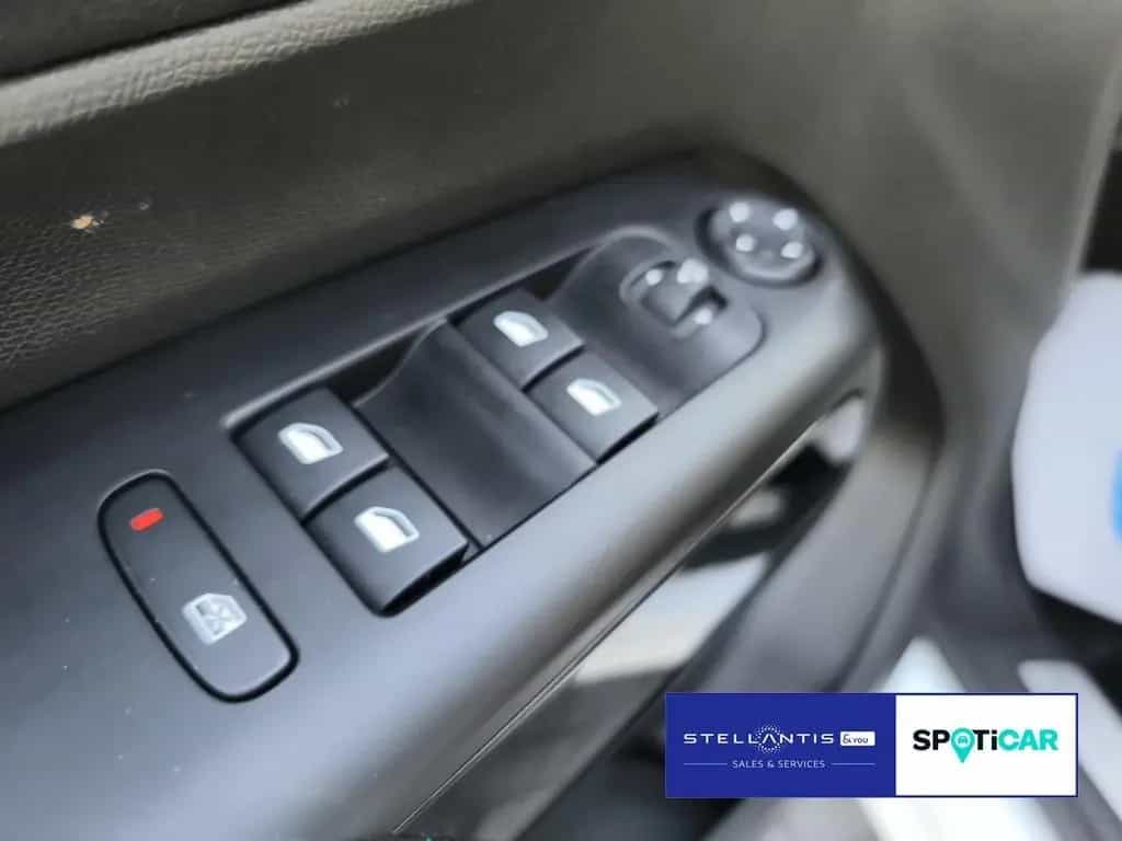 Citroën C5 Aircross Shine PT 130 EAT8 Pano SHZ eHeckkl 03/2023-photo-11