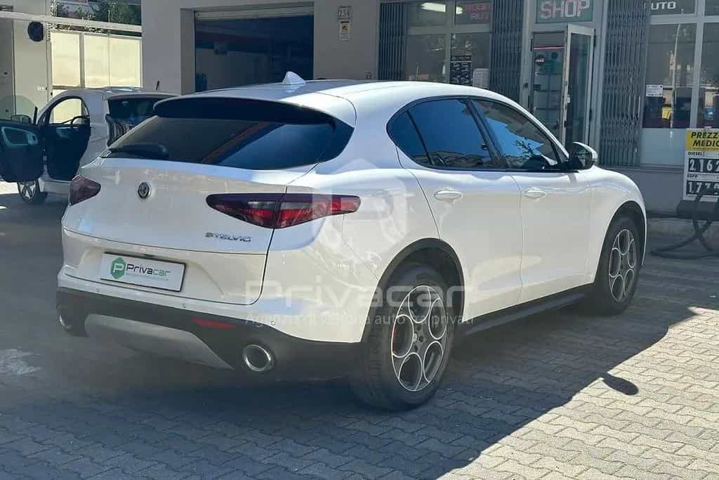 Alfa Romeo Stelvio ROMEO Stelvio 2.2 Turbodiesel 150 CV AT8 RW 06/2018-photo-4