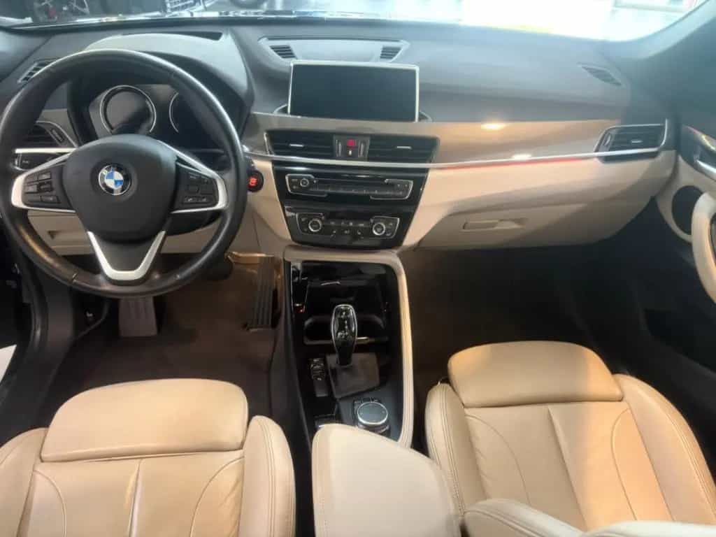 BMW X1 sDrive20i A HUD Navi Leder LED El. Heckklappe 09/2018-photo-11
