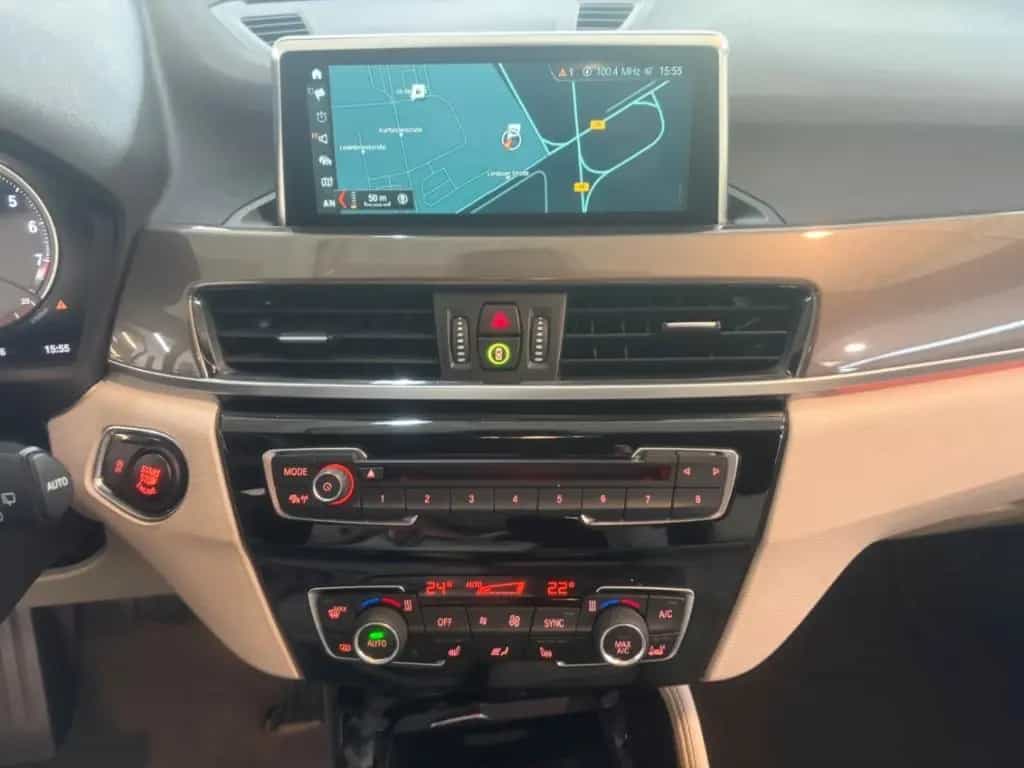 BMW X1 sDrive20i A HUD Navi Leder LED El. Heckklappe 09/2018-photo-13