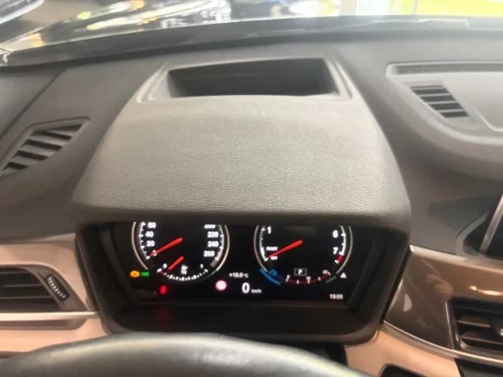 BMW X1 sDrive20i A HUD Navi Leder LED El. Heckklappe 09/2018-photo-15