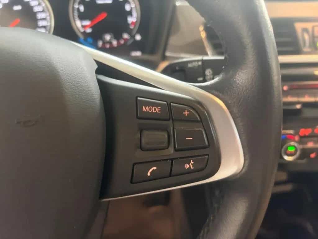 BMW X1 sDrive20i A HUD Navi Leder LED El. Heckklappe 09/2018-photo-17