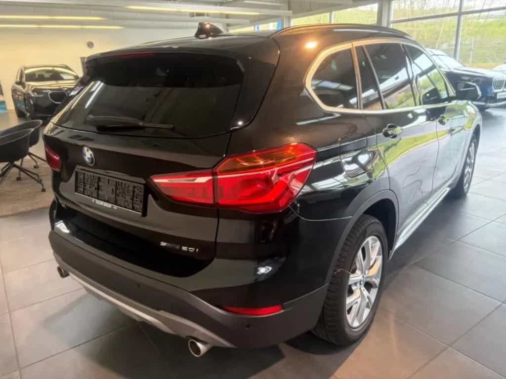 BMW X1 sDrive20i A HUD Navi Leder LED El. Heckklappe 09/2018-photo-5