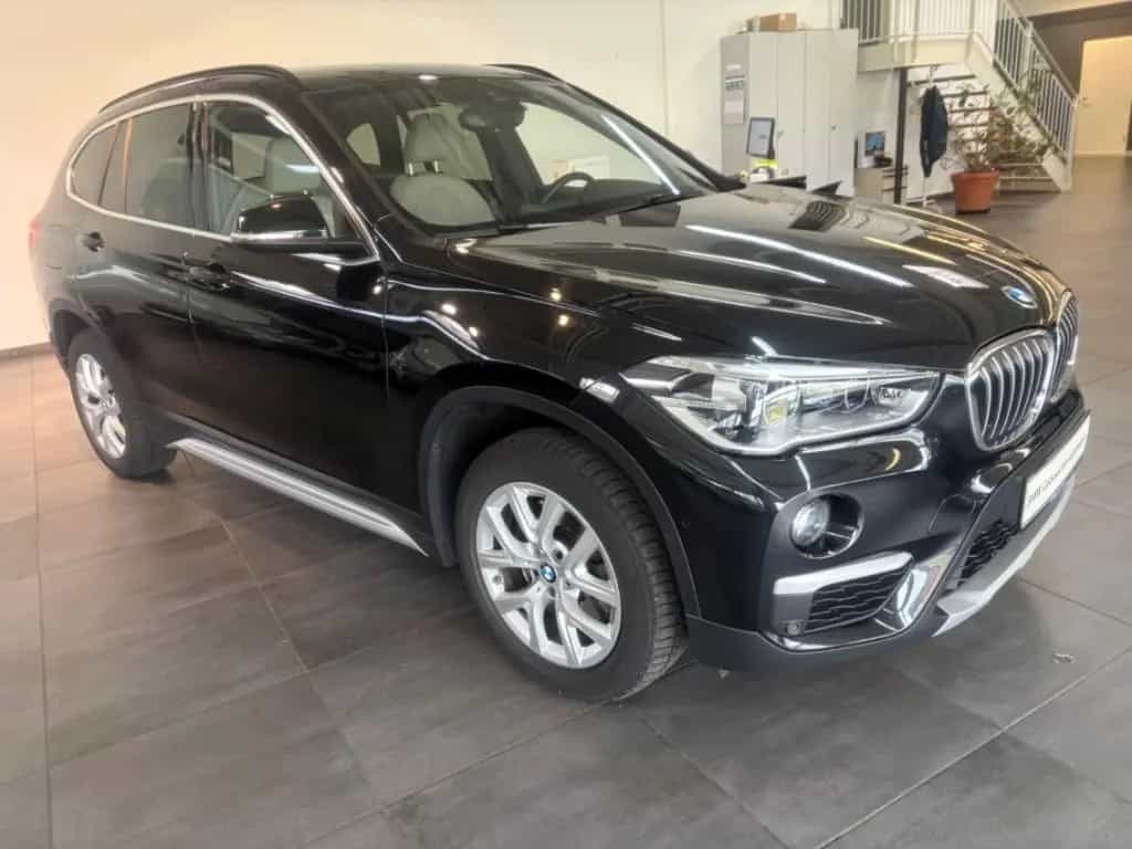BMW X1 sDrive20i A HUD Navi Leder LED El. Heckklappe 09/2018-photo-7