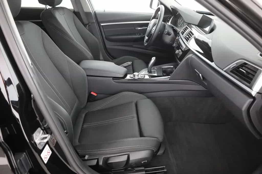 BMW 3 Series 318i Touring SportLine LED Navi Sitzheizung AHK 03/2018-photo-22
